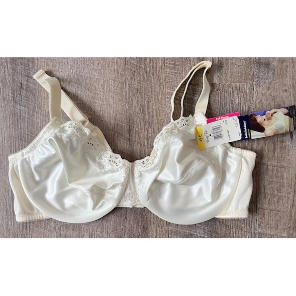 Vintage Vanity Fair Ivory Balconette Bra size 42C NWT‎